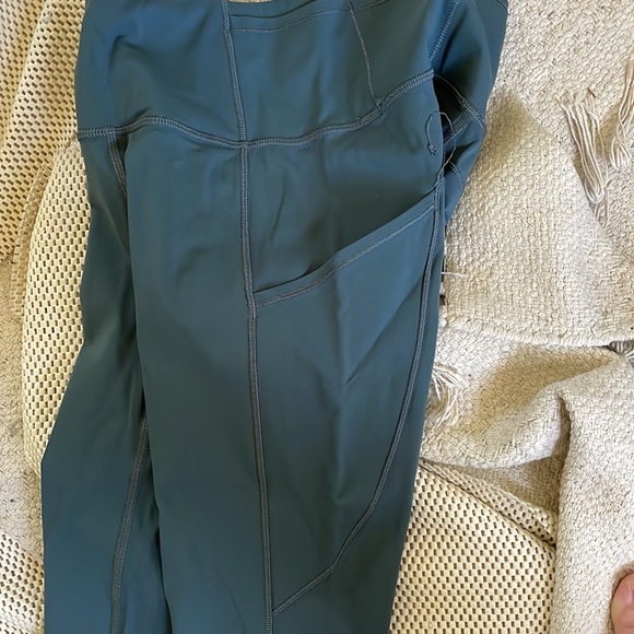 Lululemon Fast & Free Tight 19” size 4 in teal - Picture 5 of 7